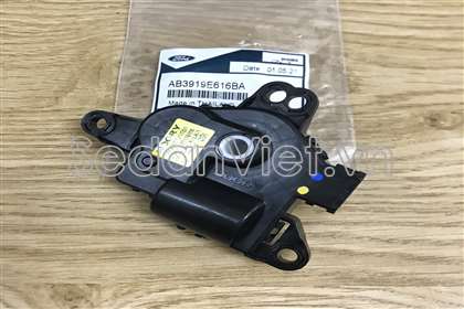 mo-to-cua-gio-dieu-hoa-mazda-bt-50-chinh-hang-17306