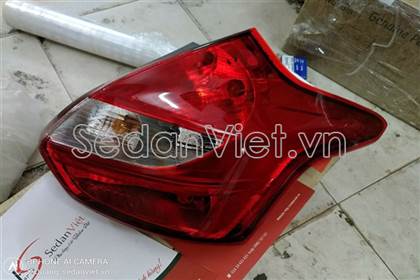 den-hau-phai-ban-hatback-co-led-ford-focus-chinh-hang-24764