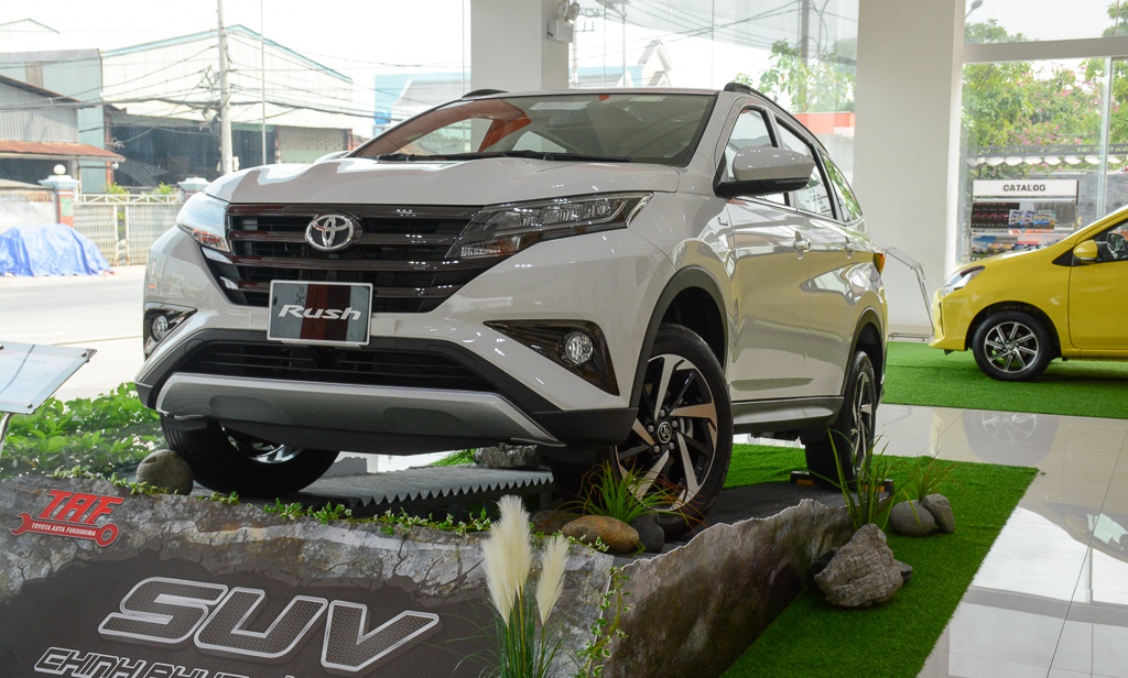 Toyota Việt Nam cũng triệu hồi hơn 16.400 xe thuộc hai thương hiệu Toyota và Lexus do lỗi bơm nhiên liệu